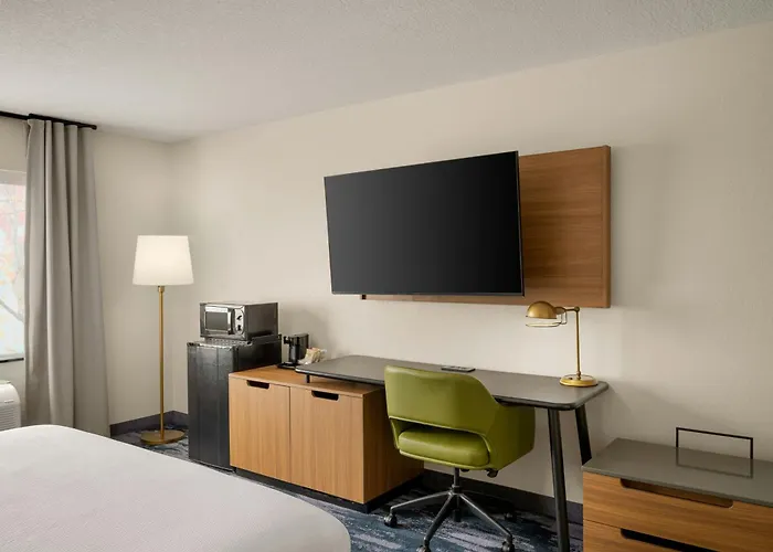 Fairfield & Hotel Bloomington