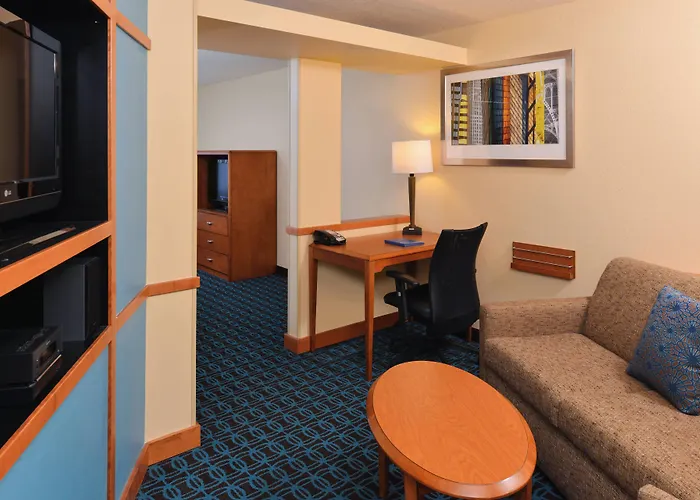 Fairfield & Hotel Bloomington