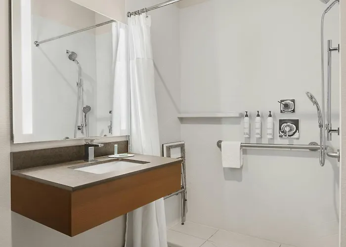 Hotel Fairfield & 3*