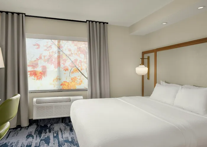 Hotel Fairfield & Bloomington