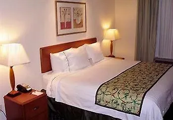 Hotel Fairfield & Bloomington